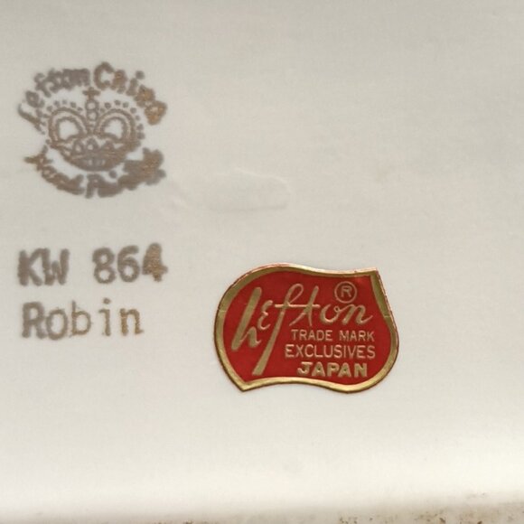 Vintage Lefton, Porcelain Robin Figurine . Hand Painted. Made in Japan - Picture 9 of 9